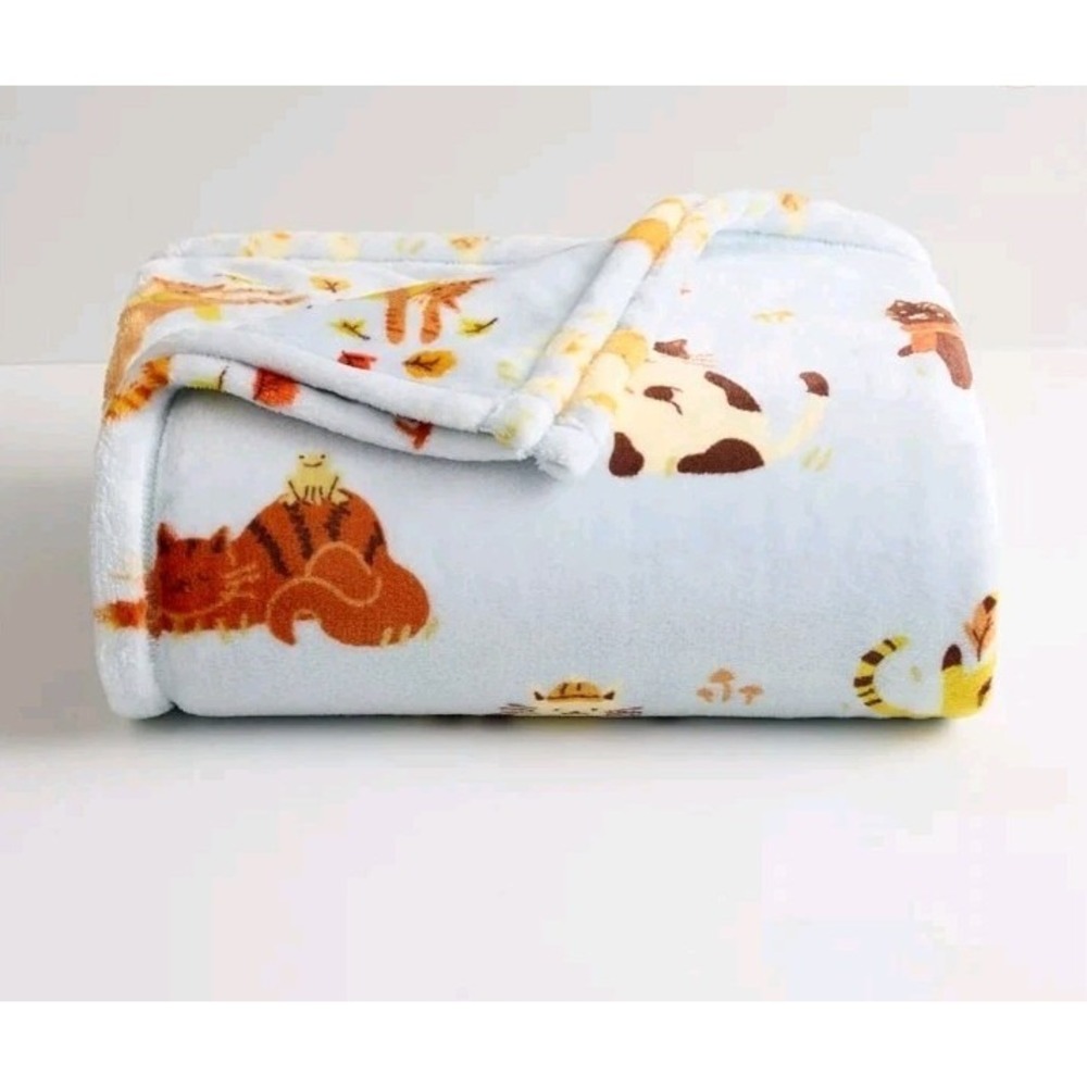 The Big One Plush Throw Blanket 5x6 Oversized Playful Cats Mushroom Print Blue‎